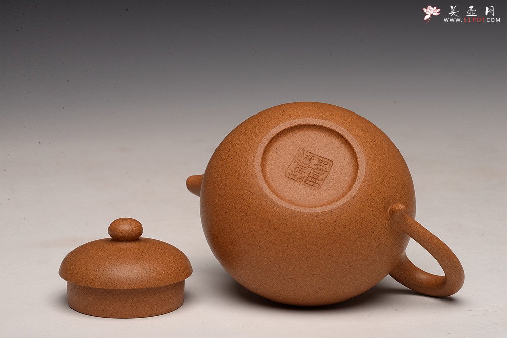 紫砂壶图片：一把好梨 老段泥 清风送爽 曲峰新作 黄梨 耐品 - 美壶网