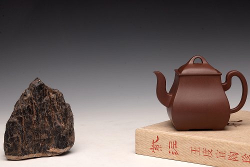 于洪跃紫砂壶 于洪跃原创作品 线条流畅 做工精致 全手四方宫樽  原矿清水泥