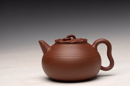 于洪霞紫砂壶 于洪霞新作 造型敦厚 古雅可人 细节頗見功力 心心相印 全手素心 原矿底槽清