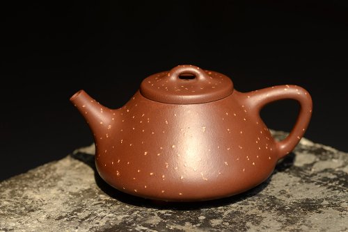 周斌紫砂壶 骨肉均挺 迷人铺砂 巧克力之全手子冶石瓢 原矿紫泥