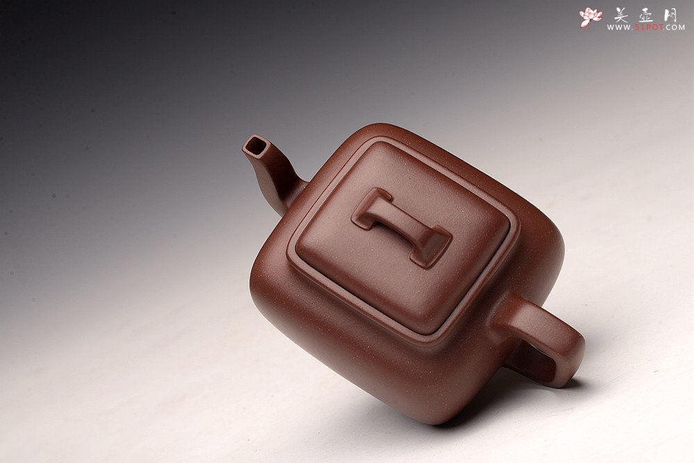 紫砂壶图片：何卫枫丙申春全手新作 敦厚文气 方中见圆 刚柔并济 樽方 - 美壶网