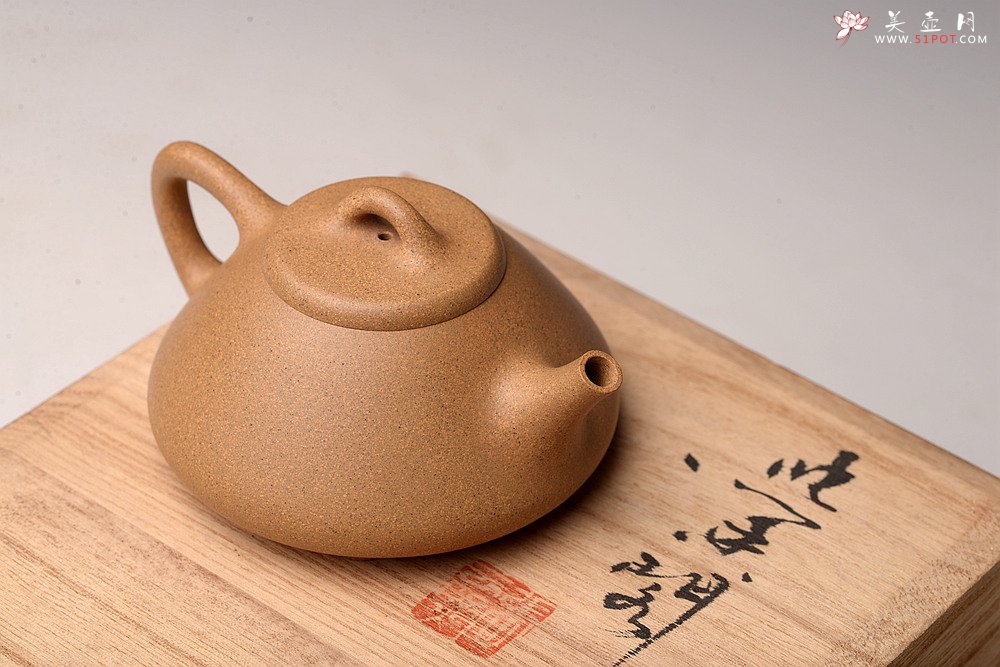 紫砂壶图片：瞿伟新丙申新品 美壶特惠 骨感段泥小石瓢 140cc 岩茶、普洱利器 - 美壶网