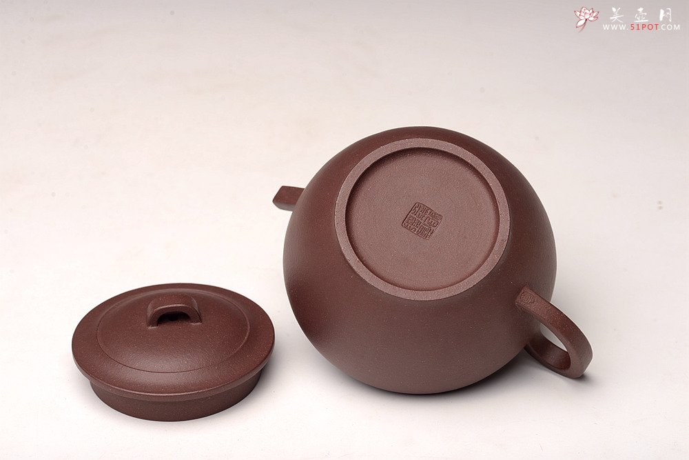 紫砂壶图片：詹黎明全手新作 古朴稳重 线条清晰流畅 颇具个性 陶瓮二 做工精致 - 美壶网