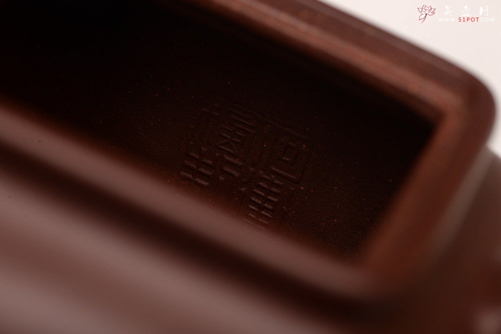 紫砂壶图片：何卫枫丙申春全手新作 敦厚文气 方中见圆 刚柔并济 樽方 - 美壶网