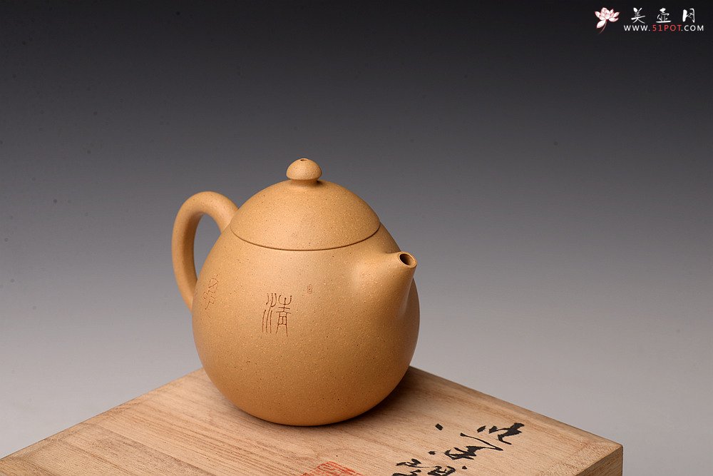 紫砂壶图片：传统器形  优质段泥 精工龙蛋 秀气可人 游心堂装饰 喜从天降 - 美壶网
