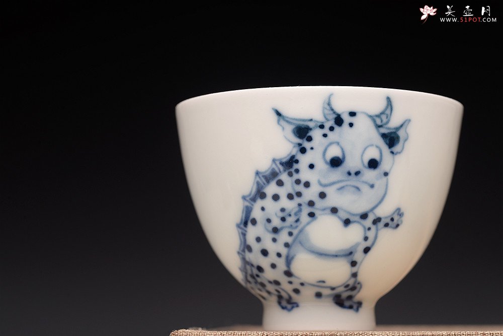 紫砂壶图片：大生（姜寅）玩瓷 小怪兽系列 趣味十足 ~ 品茗对杯 - 美壶网