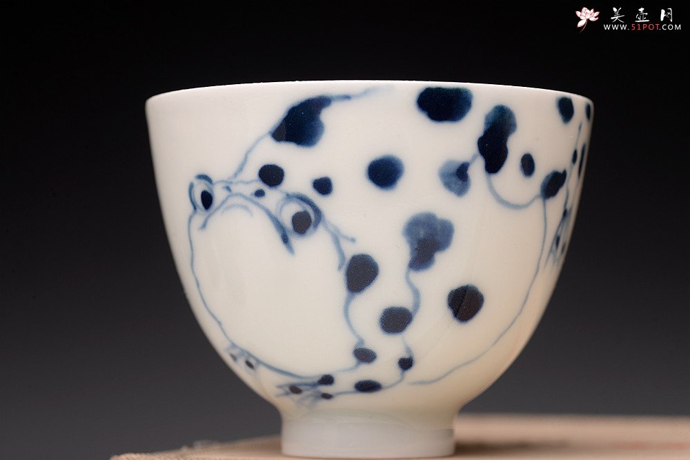 紫砂壶图片：大生（姜寅）玩瓷 小怪兽系列 趣味十足 ~ 品茗对杯 - 美壶网