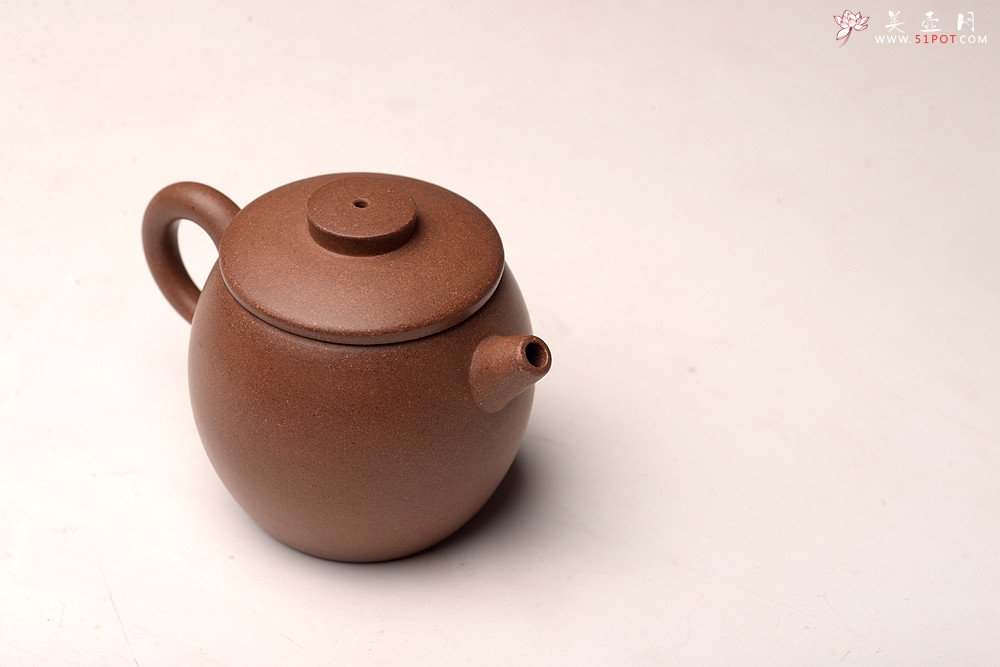 紫砂壶图片：耿其群全手作品 摹古巨轮 优质段泥 古朴拙雅 - 美壶网