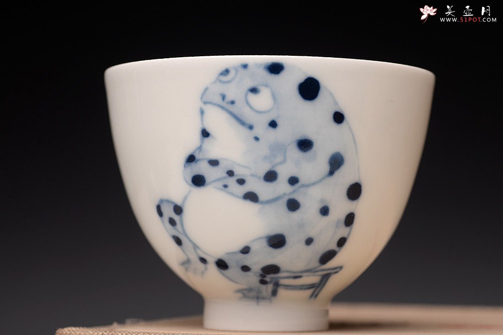 紫砂壶图片：大生（姜寅）玩瓷 小怪兽系列 趣味十足 ~ 品茗对杯 - 美壶网