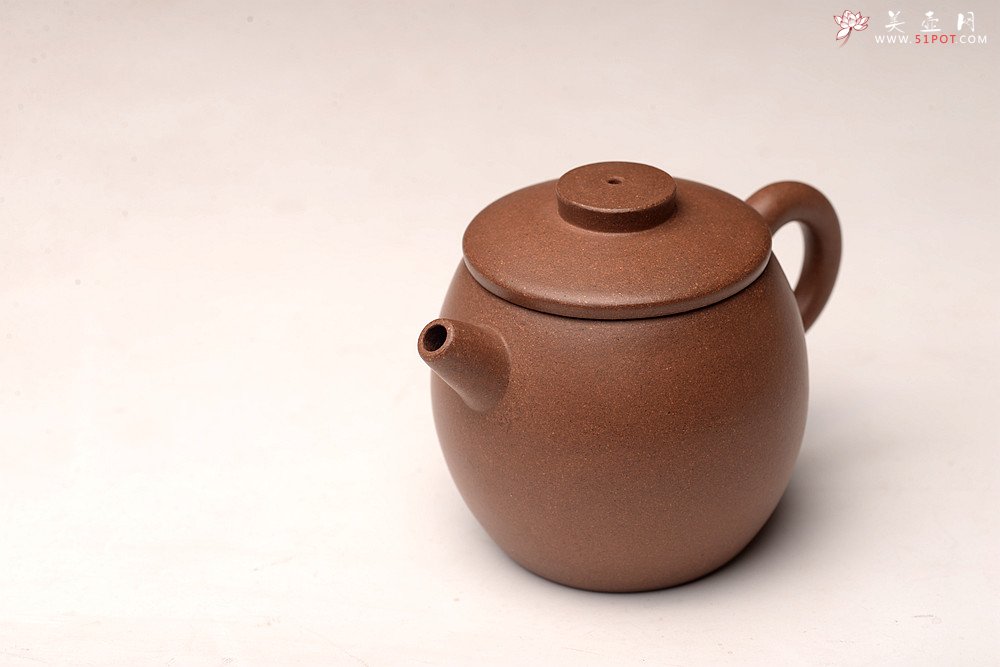 紫砂壶图片：耿其群全手作品 摹古巨轮 优质段泥 古朴拙雅 - 美壶网