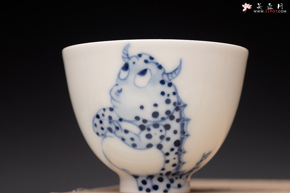 紫砂壶图片：大生（姜寅）玩瓷 小怪兽系列 趣味十足 ~ 品茗对杯 - 美壶网