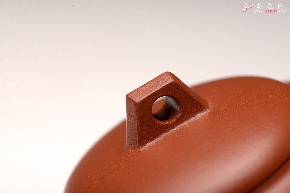紫砂壶图片：唐文老师新作 优质朱泥 六方圆珠 ~次品率大:( - 美壶网