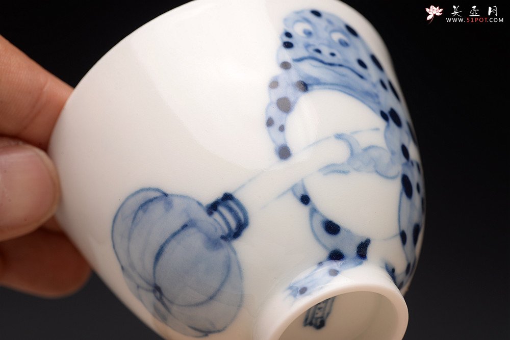 紫砂壶图片：大生（姜寅）玩瓷 小怪兽系列 趣味十足 ~ 品茗对杯 - 美壶网