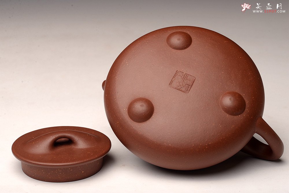 紫砂壶图片：吴杰全手新作 气势饱满 陆轶舟装饰 双刀老辣 精致耐品~ 梅花满瓢 致敬景舟 - 美壶网