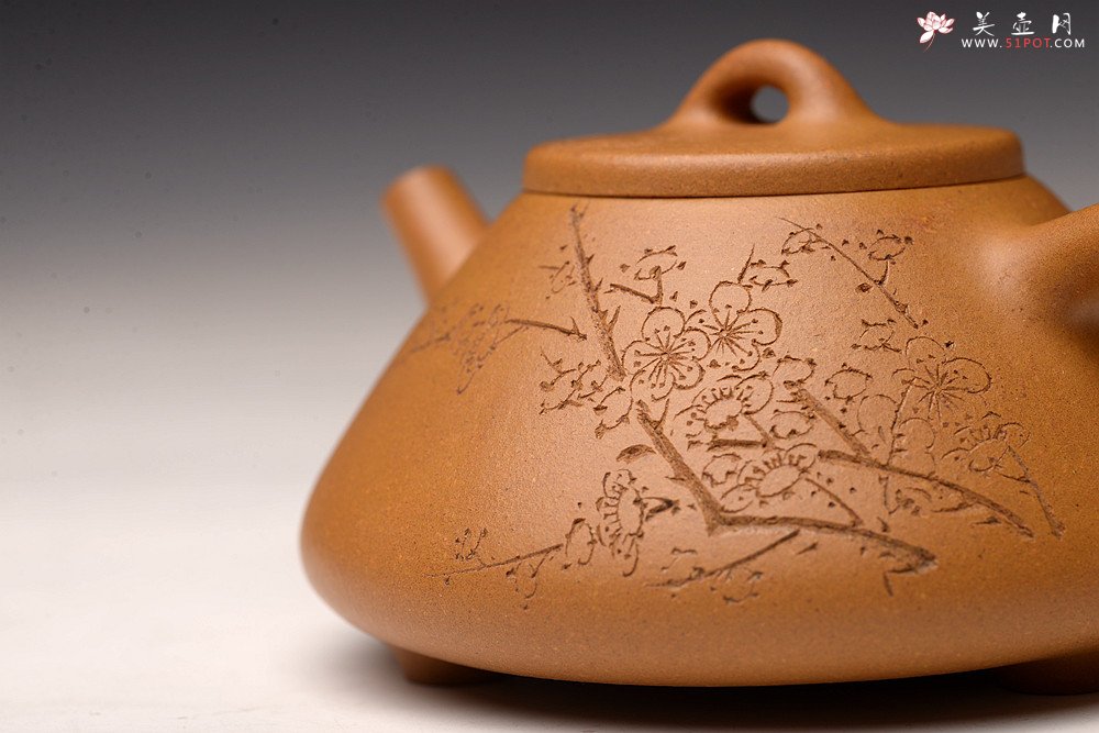 紫砂壶图片：优质黄金段 周路健全手作品 器形端正~ 骨肉均挺 子冶石瓢 陆逸舟刻梅~ - 美壶网