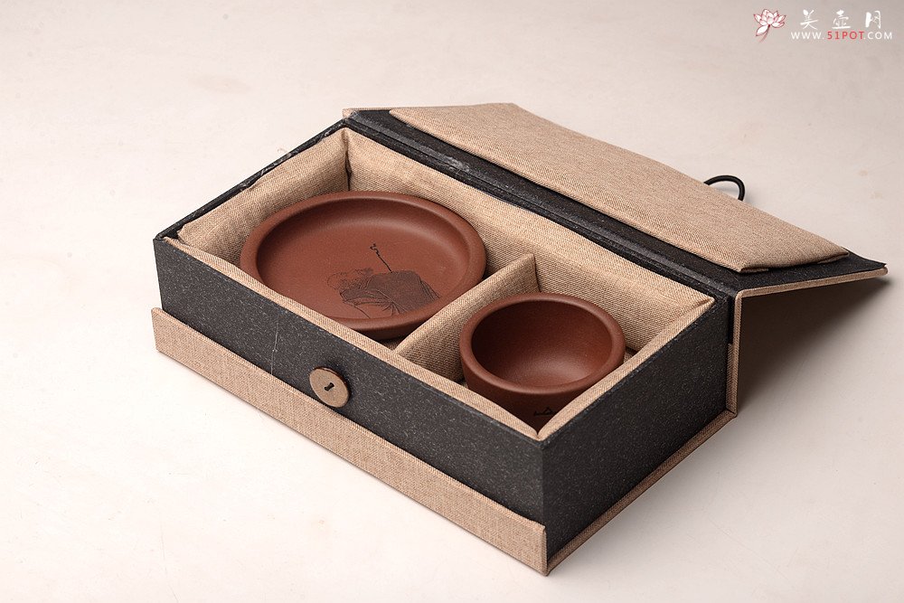 紫砂壶图片：精品紫砂杯 用料做工考究 游心堂主人精刻 送礼自用均佳 仅6套 - 美壶网