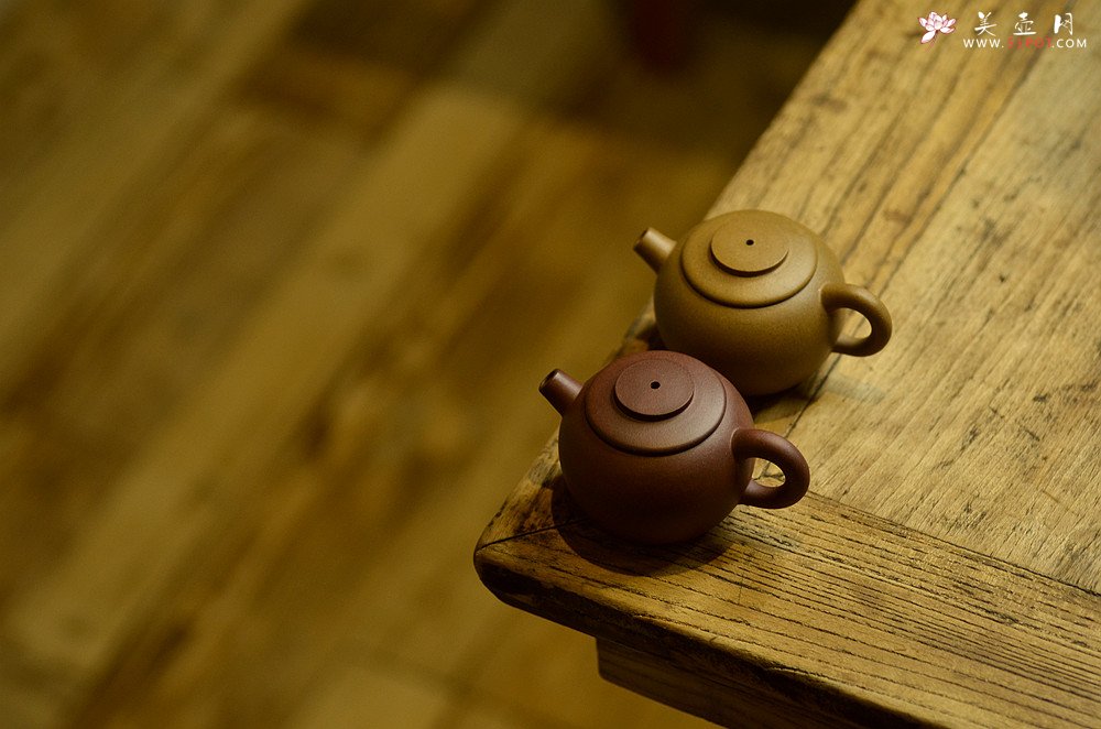 紫砂壶图片：美壶特惠 茶人最爱 古朴小品 实用小巨轮~紫泥 段泥一对 - 美壶网