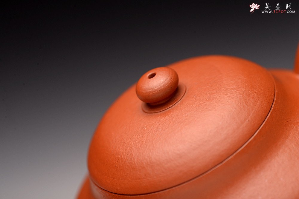紫砂壶图片：徐亚春新作 韵味十足 娇小可人 优质朱泥~全手梨形  - 美壶网