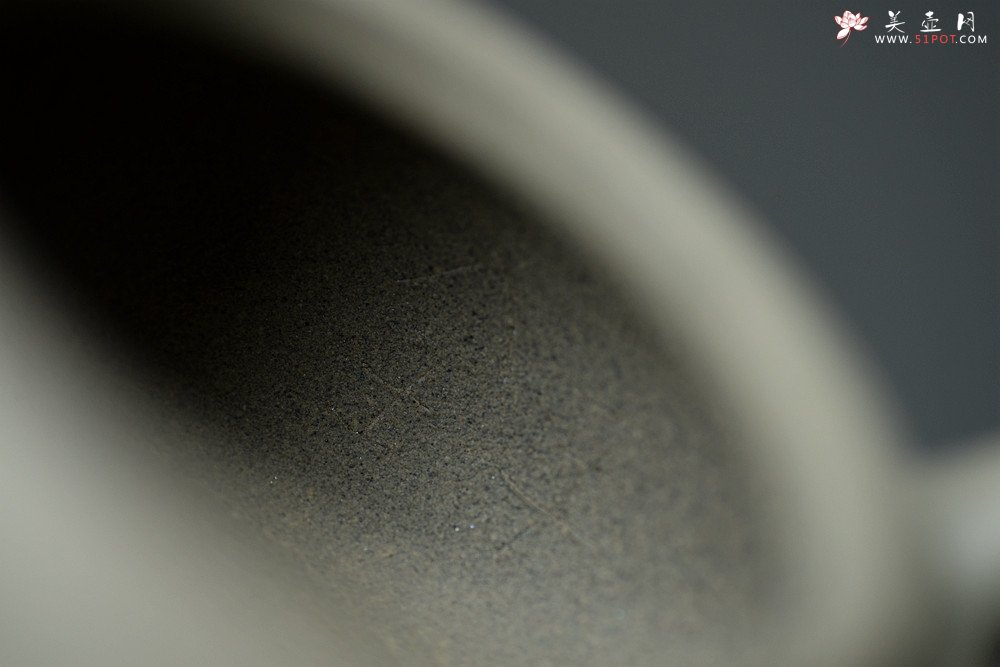 紫砂壶图片：王薇实用全手 圆润可人 优质青段 小玉扁 - 美壶网