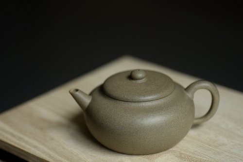 王微紫砂壶 王薇实用全手 圆润可人 优质青段 小玉扁 青灰泥