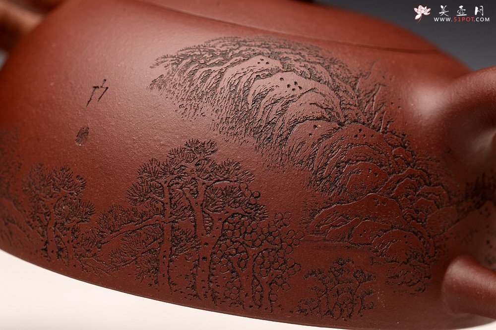 紫砂壶图片：优质底料 李彦雄通景山水 经典作品 全手大半月 大气 - 美壶网