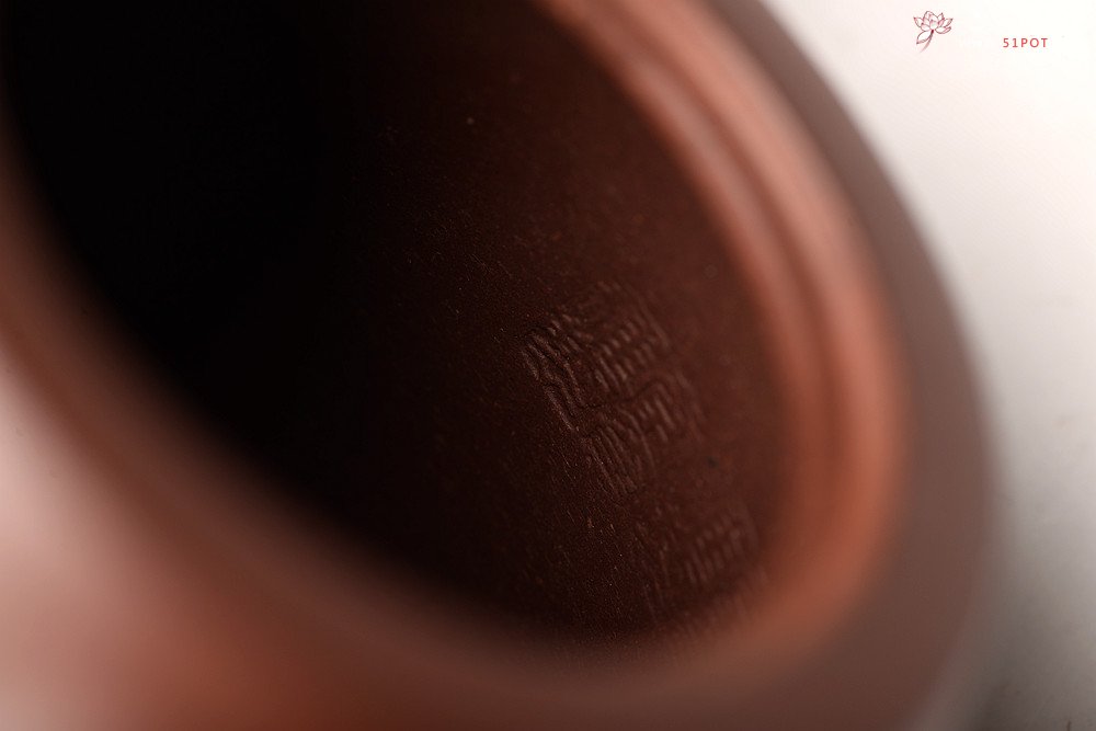 紫砂壶图片：通景山水 丰润挺拔  优质地槽青 全手大汉铎 - 美壶网