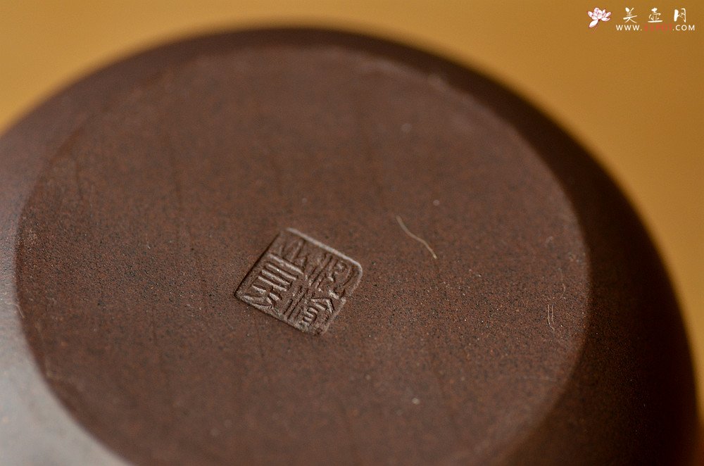 紫砂壶图片：泓渝山房 煮茶品茗 玩味侧把巨轮 茶人风情~ 电陶炉烧水 - 美壶网