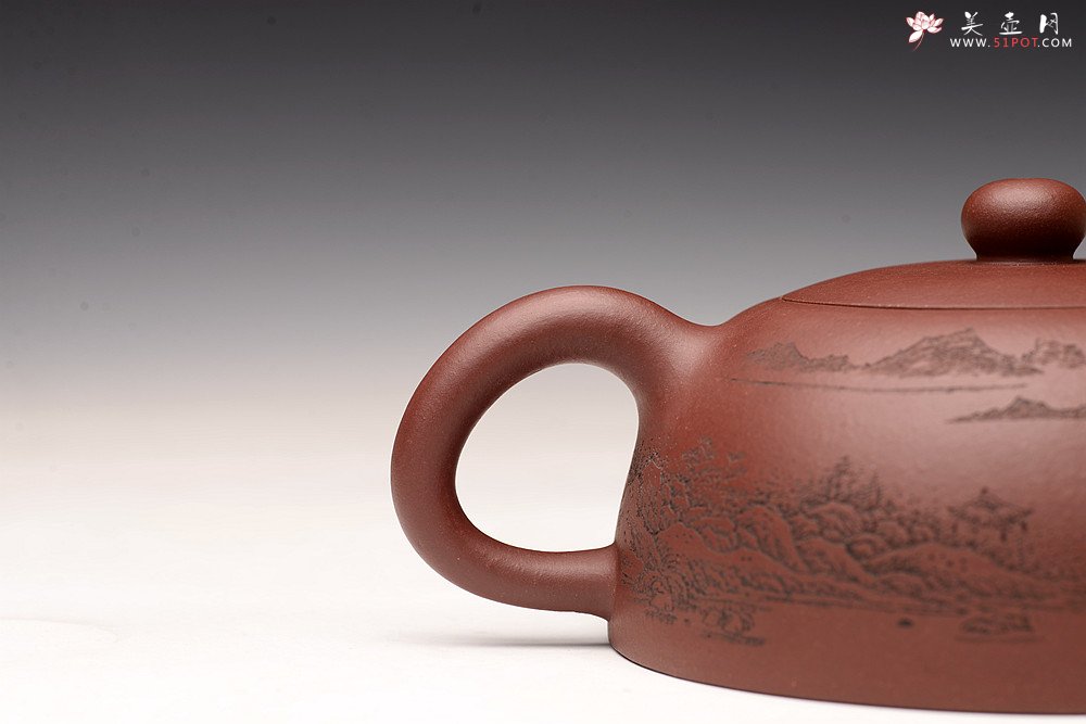 紫砂壶图片：优质底料 李彦雄通景山水 经典作品 全手大半月 大气 - 美壶网