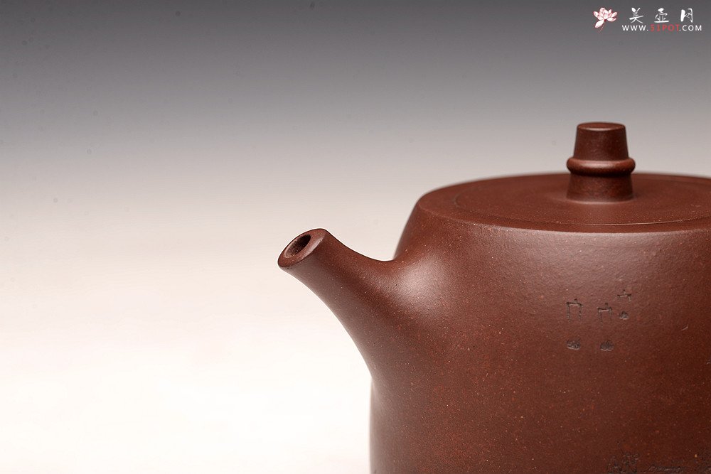 紫砂壶图片：通景山水 丰润挺拔  优质地槽青 全手大汉铎 - 美壶网