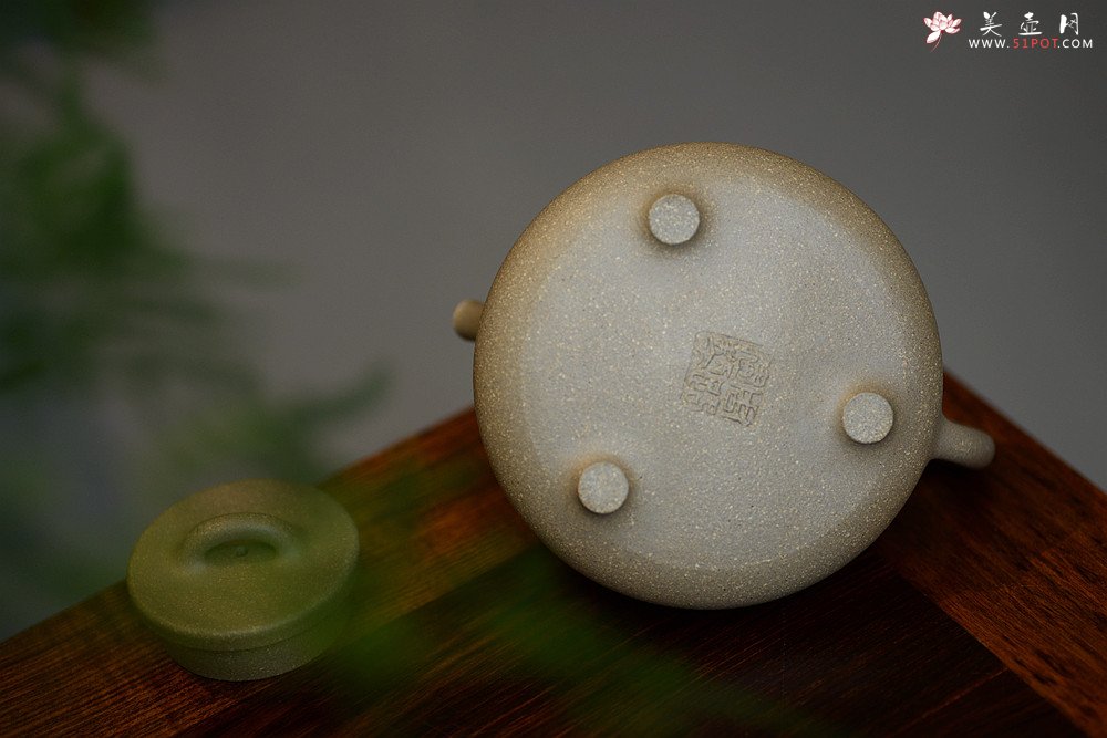 紫砂壶图片：周路健丙申夏全手新作  古意盎然 优质青段 心舟石瓢 陆轶舟文气装饰 - 美壶网