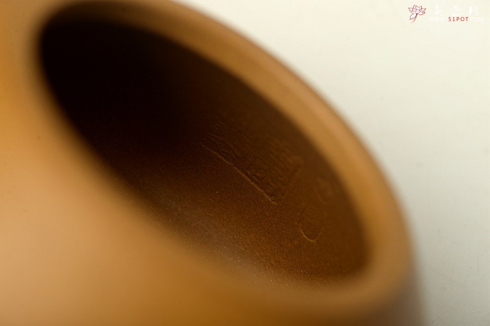 紫砂壶图片：周路健丙申夏全手新作 传统而不失新意 唐彬杰风格线瓢  - 美壶网