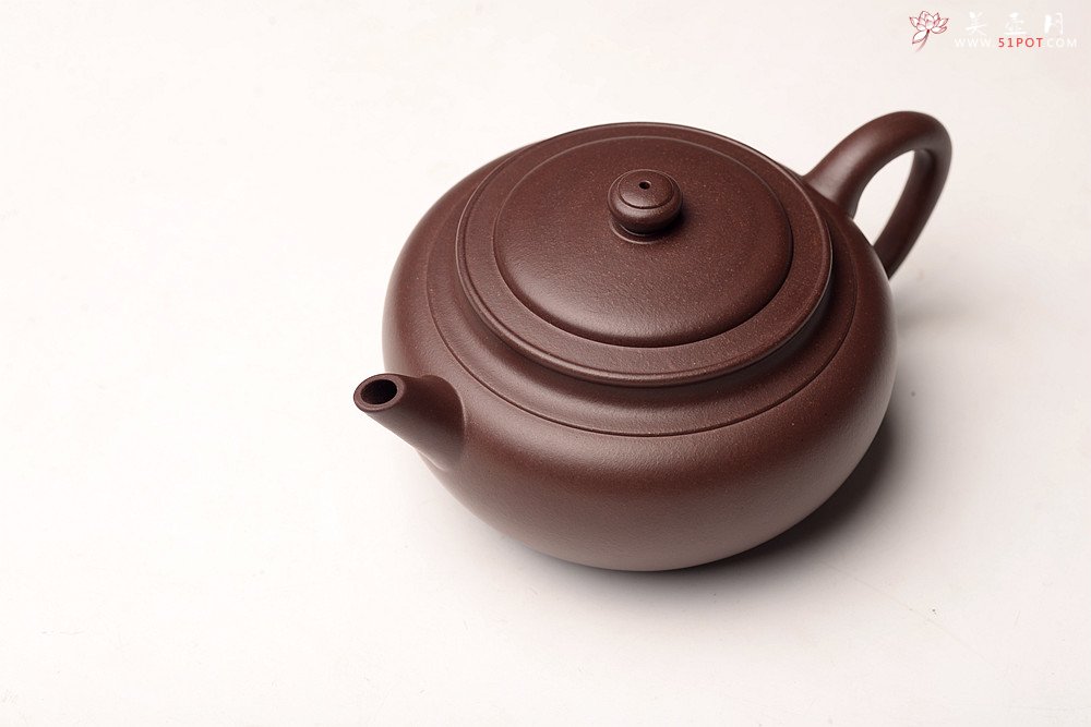 紫砂壶图片：于洪霞丙申夏全手摹古  做工精致 典雅大气 剑流腰线 造型简练 - 美壶网