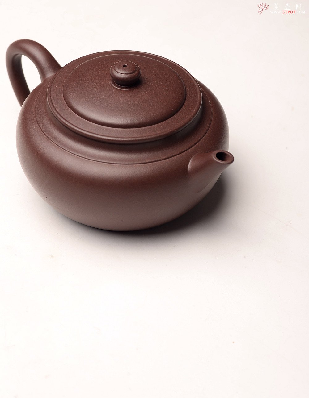 紫砂壶图片：于洪霞丙申夏全手摹古  做工精致 典雅大气 剑流腰线 造型简练 - 美壶网