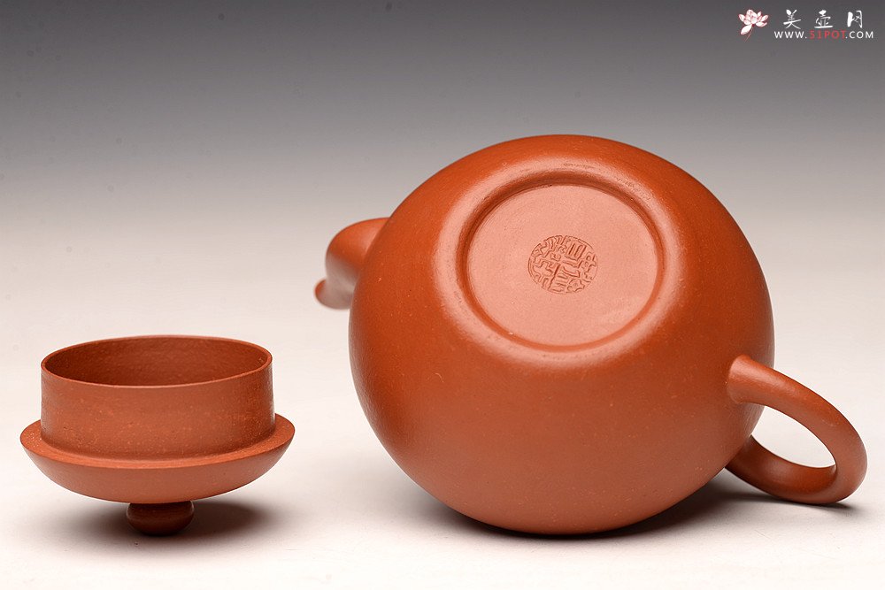 紫砂壶图片：徐亚春丙申秋新作 全手摹古梨形  耐品韵味足  - 美壶网