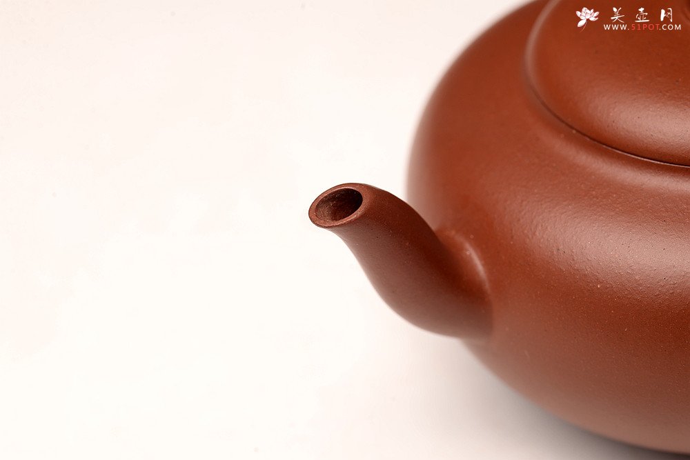 紫砂壶图片：王薇丙申秋全手新作 三足水平 线条流畅 做工精致 - 美壶网