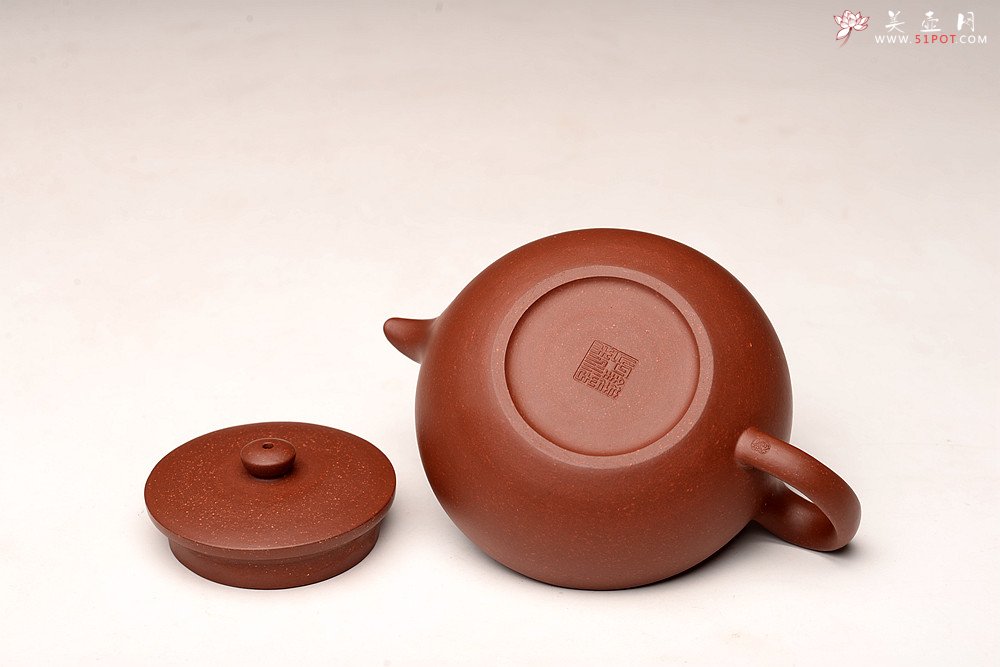 紫砂壶图片：美壶特惠 钱浩进步作品 线条优美 典雅大方 全手工单片拍打成型 汉扁 超高性价比 - 美壶网