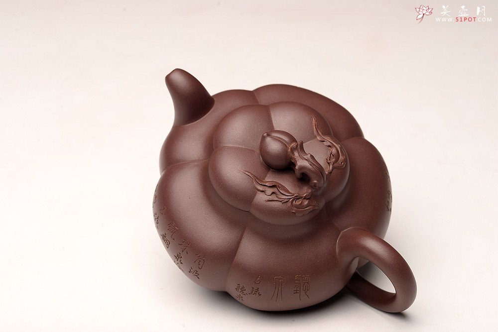 紫砂壶图片：酒虎丙申夏 精品之作 大气磅礴 全手工上合桃 和石装饰 珍藏 - 美壶网