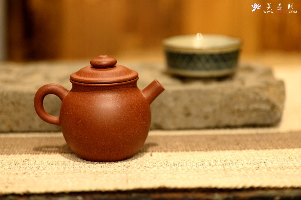 紫砂壶图片：美壶特惠 玩味巨轮 茶人最爱 实用 独孔加不锈钢滤网 - 美壶网