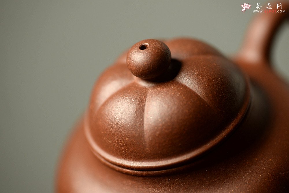 紫砂壶图片：储亚丙申秋全手新品 精工筋囊 高俊神怡 耐品 瑞福 高温底槽青 - 美壶网