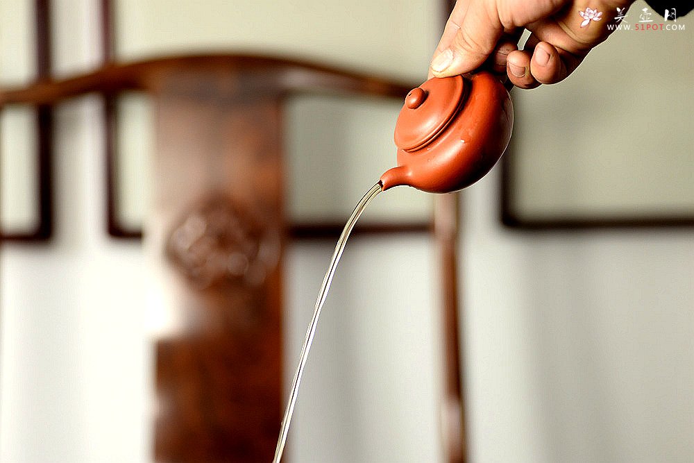 紫砂壶图片：优质朱泥 娇艳迷人 全手仿古 传统实用 - 美壶网