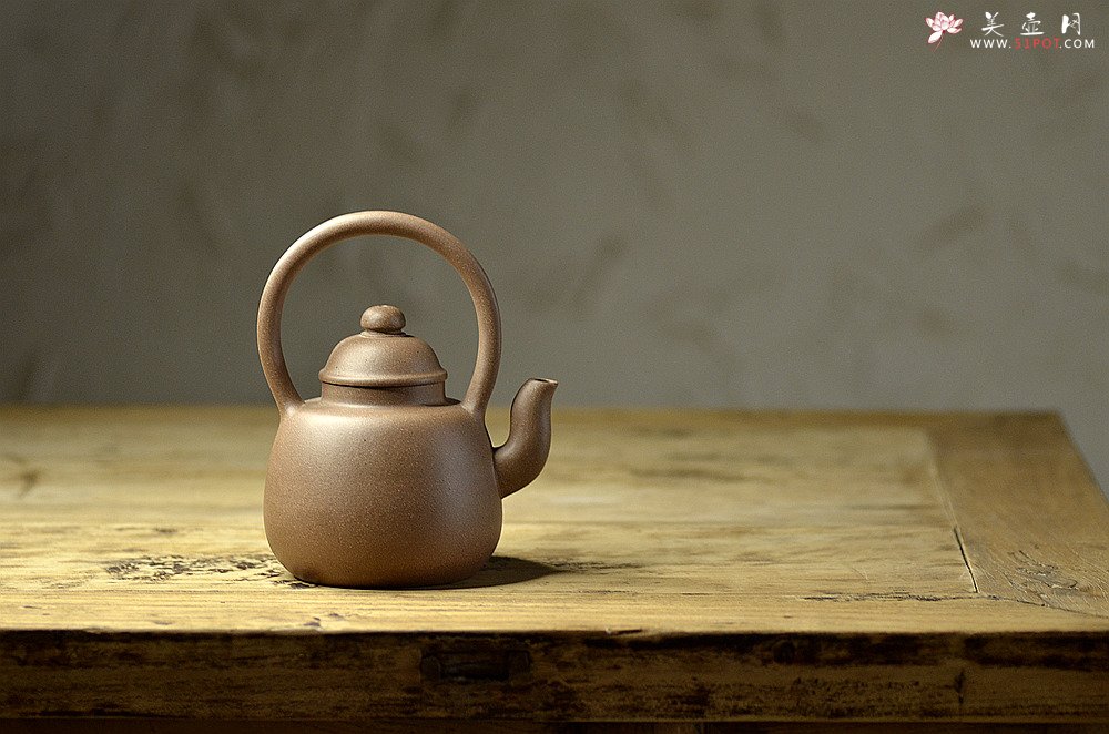 紫砂壶图片：淞庐原创作品 古朴摹明韵 永乐提梁 夏日炎炎提壶约茶~ - 美壶网