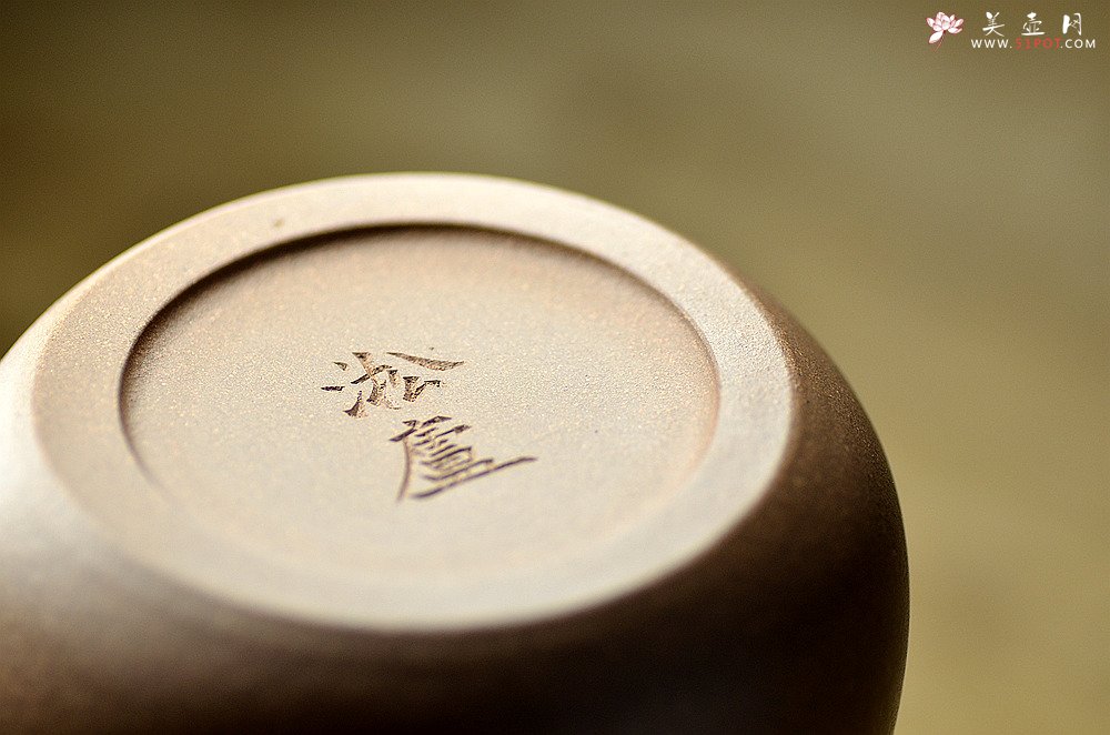 紫砂壶图片：淞庐原创作品 古朴摹明韵 永乐提梁 夏日炎炎提壶约茶~ - 美壶网