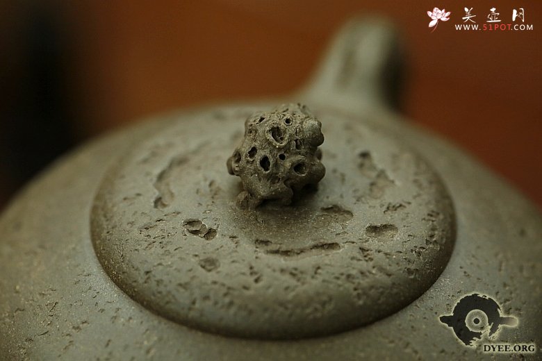 紫砂壶图片：金蟾龚春欣赏 - 美壶网