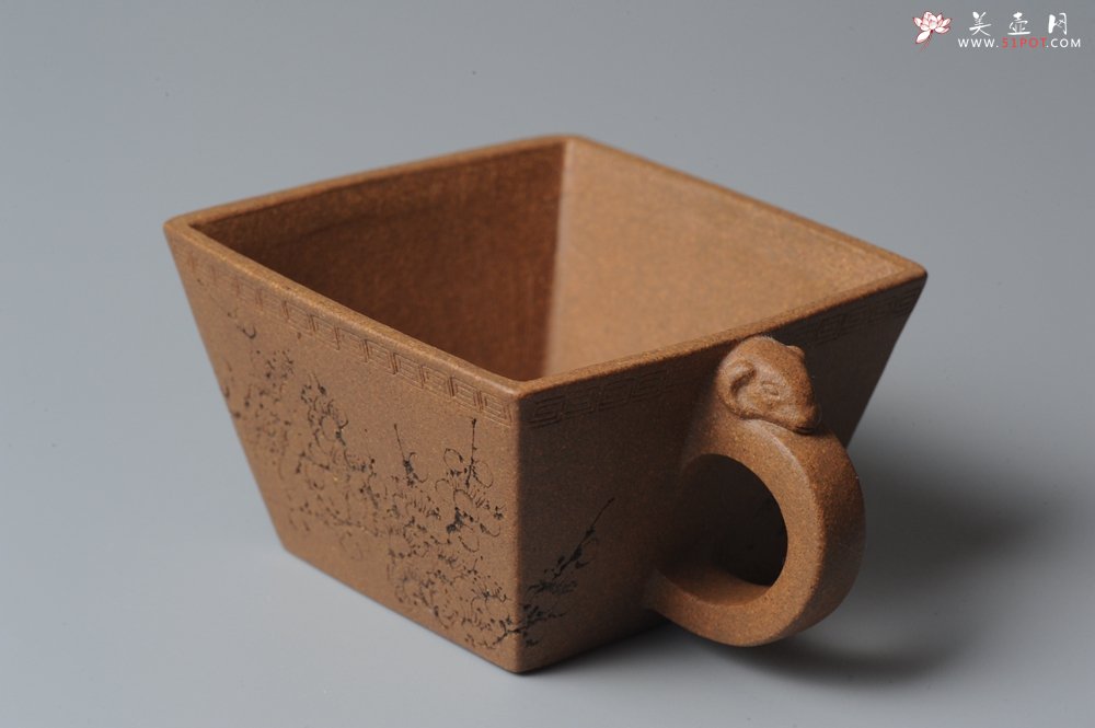 紫砂壶图片：唐文全手 刘华徒弟生益刻绘 老段泥 兽耳品茗杯 - 美壶网