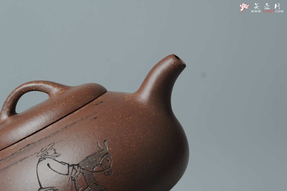 紫砂壶图片：文气装饰 饱满敦厚 扁腹 - 美壶网