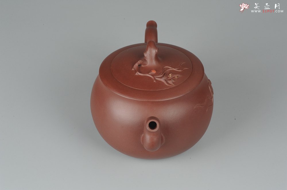 紫砂壶图片：精品花货 事事如意 贴花草莓技艺精湛 - 美壶网