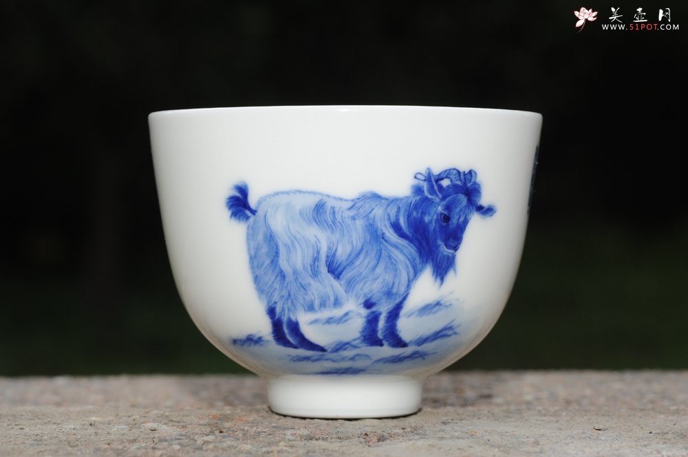 紫砂壶图片：生肖羊 景德镇全手工手绘青花主人杯  - 美壶网