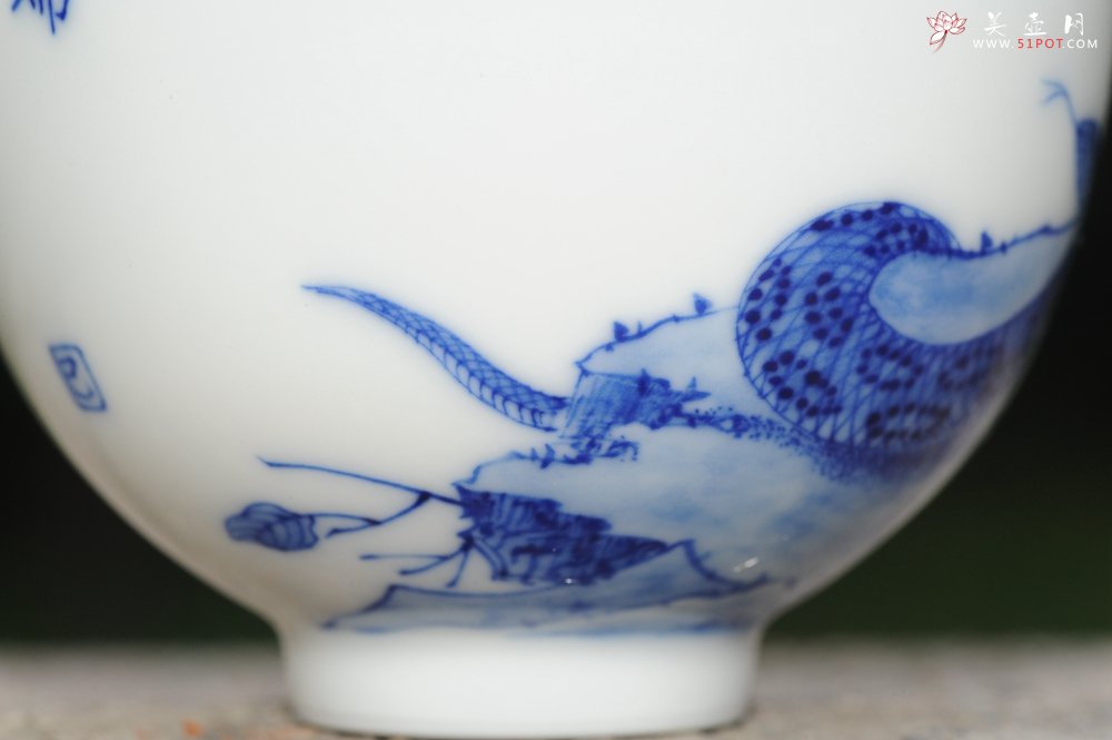 紫砂壶图片：生肖蛇 景德镇全手工手绘青花主人杯  - 美壶网