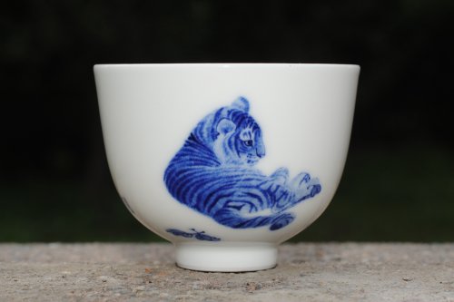 古月山房紫砂壶 生肖虎 景德镇全手工手绘青花主人杯  