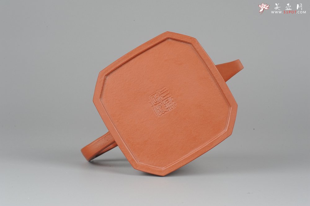 紫砂壶图片：线条优美 文气十足 全手工四方玉鼎 - 美壶网